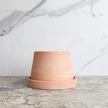 Load image into Gallery viewer, The Leaferie Ylva terracotta pot with tray