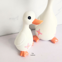 Load image into Gallery viewer, The Leaferie Ollie duck set of 2 ducklings. Material Resin.