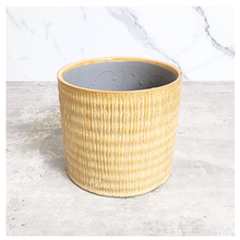 Load image into Gallery viewer, Iria Flowerpot
