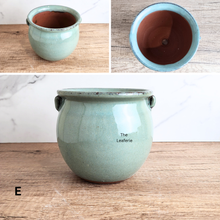 Load image into Gallery viewer, The Leaferie Sanrevelle Pot with handle. 5 colours . ceramic material