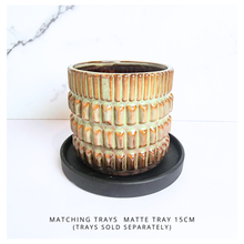 Load image into Gallery viewer, Astrid Flowerpot