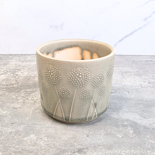 Load image into Gallery viewer, Dandelion Flowerpot