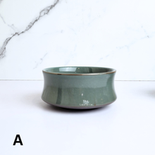 Load image into Gallery viewer, The Leaferie Zia Flowerpot. ceramic green pot
