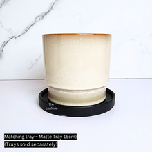 Load image into Gallery viewer, The Leaferie Tove ceramic pot. 2 colours.