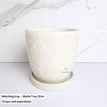 Load image into Gallery viewer, The Leaferie Lewis ceramic pot. 2 colours green and white
