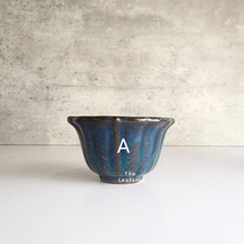 Load image into Gallery viewer, The Leaferie Petit bonsai series 27 . Total 8 colours ceramic tray. photo of colour a