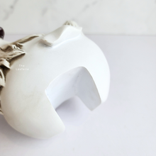 Load image into Gallery viewer, The Leaferie Ophelia chicken garden decoration. resin material.