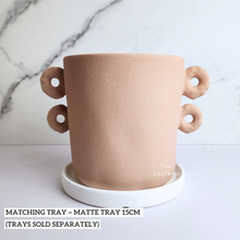 Load image into Gallery viewer, The Leaferie Yairos pot with handle.ceramic material