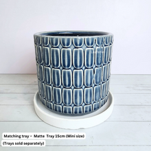 Load image into Gallery viewer, The Leaferie Kinsley flowerpot. 2 colours and size. ceramic material