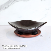 Load image into Gallery viewer, The Leaferie Sabi Flowerpot. 2 sizes tray
