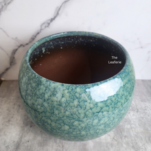 Load image into Gallery viewer, The Leaferie Aurora big Flowerpot. Ceramic material