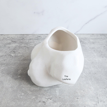 Load image into Gallery viewer, The Leaferie Coco flowerpot. breast pot ceramic material. black and white colour