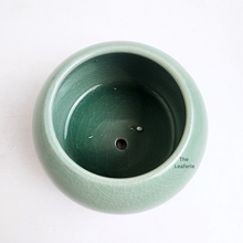 Load image into Gallery viewer, The Leaferie Indira round ceramic pot. 3 colours