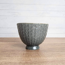 Load image into Gallery viewer, The Leaferie Faerie Flowerpot. 3 colours black , pink and white ceramic pot. Pot A Black