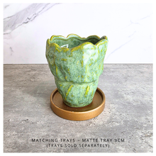 Load image into Gallery viewer, Clover flowerpot. green colour ceramic pot. the Leaferie