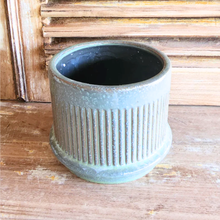 Load image into Gallery viewer, Savoy Flowerpot