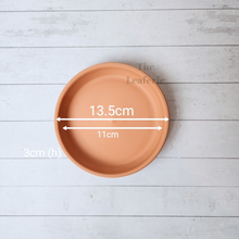 Load image into Gallery viewer, Terracotta Round Trays (7 Sizes)