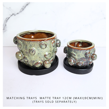 Load image into Gallery viewer, Maisie Flowerpot (2 sizes)