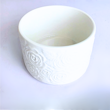 Load image into Gallery viewer, Orra Flowerpot (2 designs)