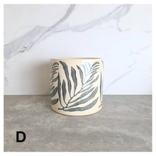 Load image into Gallery viewer, Leif Flowerpot (2 sizes)