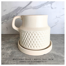Load image into Gallery viewer, The Leaferie Nuvora jug pot. 2 colors blue and white. ceramic material
