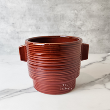 Load image into Gallery viewer, The Leaferie Aizen plant pot. red ceramic flowerpot. front view