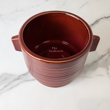 Load image into Gallery viewer, The Leaferie Aizen plant pot. red ceramic flowerpot. front view