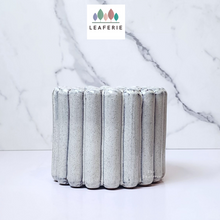 Load image into Gallery viewer, The Leaferie Emer plant pot. ceramic ice cream stick pot . Front view