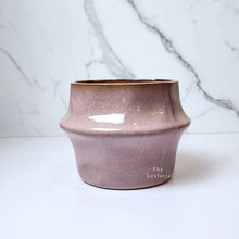 Load image into Gallery viewer, The Leaferie Harsha pink pot 2 sizes made of ceramic. front view of Maxi