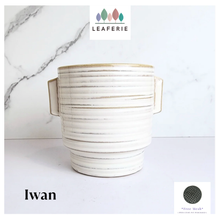 Load image into Gallery viewer, Iwan Flowerpot