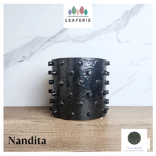 Load image into Gallery viewer, Nandita Flowerpot (2 sizes)