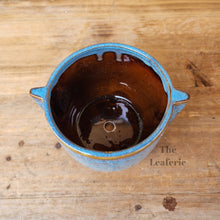 Load image into Gallery viewer, The Leaferie Etain planter. made from ceramic. 2 colours top view of colour B