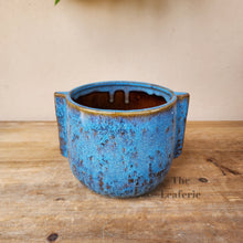 Load image into Gallery viewer, The Leaferie Etain planter. made from ceramic. 2 colours front view of colour B