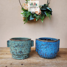 Load image into Gallery viewer, The Leaferie Etain planter. made from ceramic. 2 colours front view