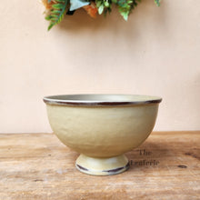 Load image into Gallery viewer, The Leaferie Grainne pot. 2 colours beige and yellow. ceramic shallow pot. Pot B