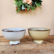 Load image into Gallery viewer, The Leaferie Grainne pot. 2 colours beige and yellow. ceramic shallow pot