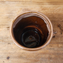 Load image into Gallery viewer, The Leaferie Etienne planter. ceramic pot. top view