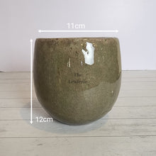 Load image into Gallery viewer, The Leaferie Vespasian green glossy ceramic pot