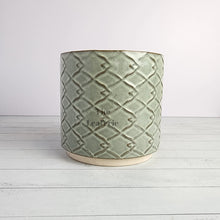 Load image into Gallery viewer, Quentin Flowerpot