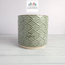 Load image into Gallery viewer, Quentin Flowerpot