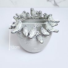 Load image into Gallery viewer, The Leaferie birds plant pot. ceramic material. front view and size