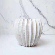 Load image into Gallery viewer, The Leaferie Bae Plant pot 2 colours. white and light brown. Front view of pot A