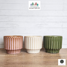 Load image into Gallery viewer, Dieu Flowerpot (3 colours)