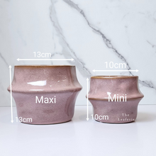 Load image into Gallery viewer, The Leaferie Harsha pink pot 2 sizes made of ceramic. front view of the 2 pots sizes