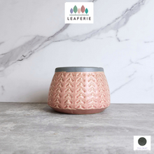 Load image into Gallery viewer, Osamu Flowerpot