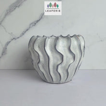 Load and play video in Gallery viewer, Pia Flowerpot