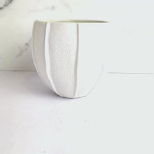 Load and play video in Gallery viewer, The Leaferie Pearl white ceramic pot