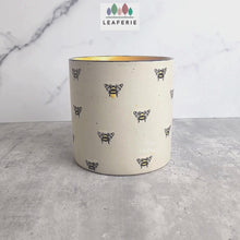 Load and play video in Gallery viewer, Bumblebee Flowerpot
