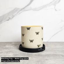 Load image into Gallery viewer, Bumblebee Flowerpot