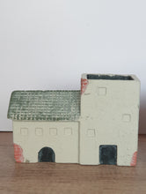 Load image into Gallery viewer, Sovana House Flowerpot